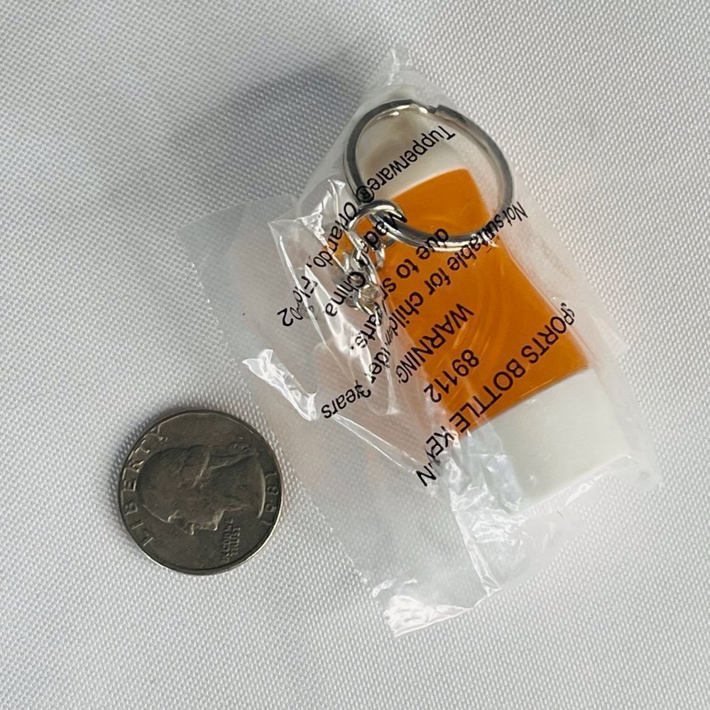 Tupperware Mini Sports Bottle Keychain - Picture 2 of 2